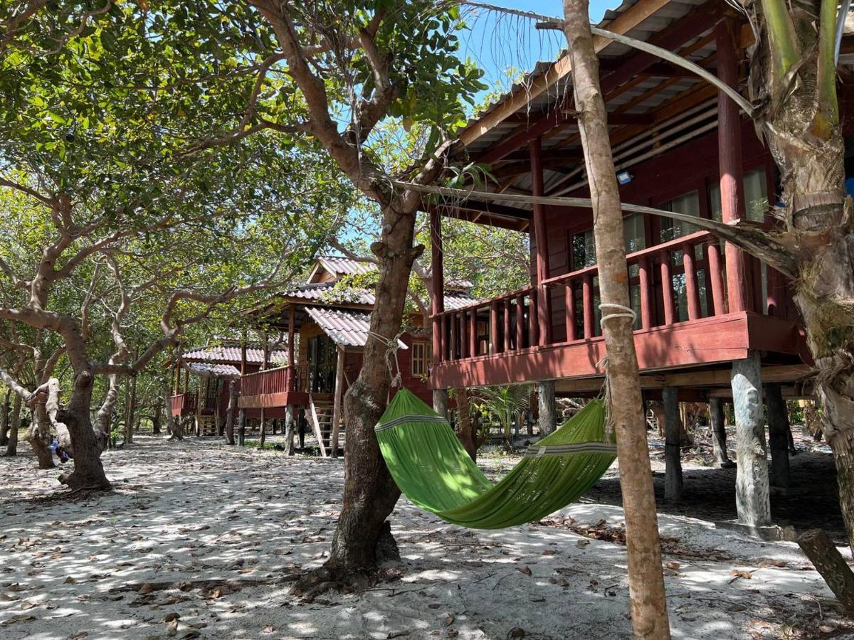 Funky Beach Ostello Sihanoukville Esterno foto