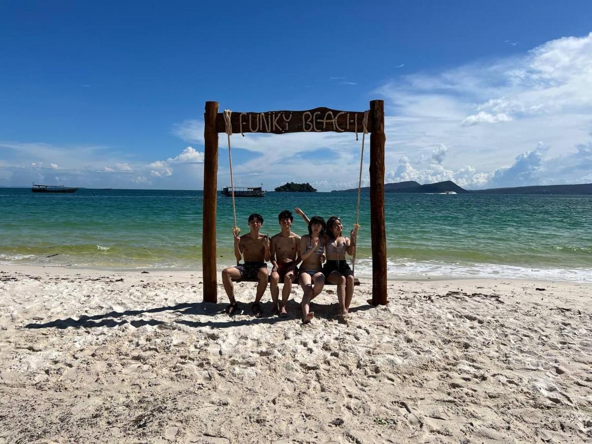 Funky Beach Ostello Sihanoukville Esterno foto